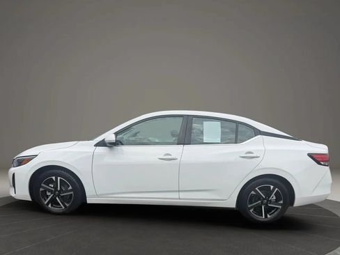 Used 2024 Nissan Sentra SV FWD image 8