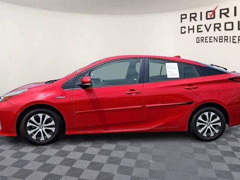 Used 2022 Toyota Prius LE AWD/4WD image 5