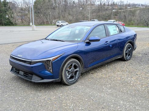 New 2026 Kia K4 LXS FWD image 1