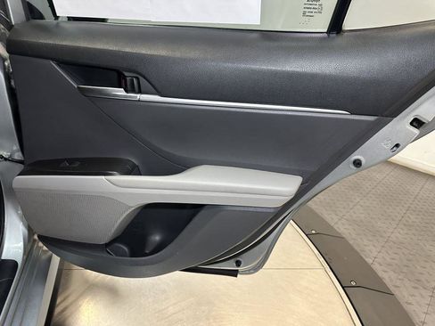 Used 2022 Toyota Camry LE image 33