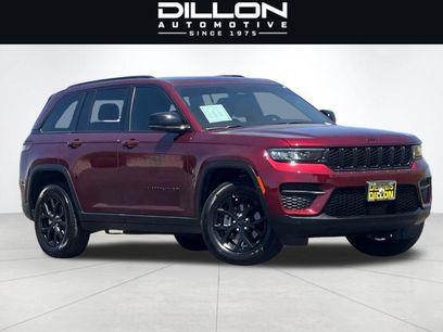 Used 2025 Jeep Grand Cherokee Altitude