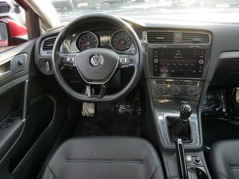 Used 2019 Volkswagen Golf SE w/ Driver Assistance Package image 12