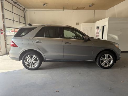 Used 2015 Mercedes-Benz ML 350 4MATIC w/ Premium 1 Package image 2