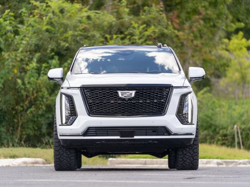 Used 2026 Cadillac Escalade Platinum Sport w/ LPO, ONYX Package AWD/4WD image 46
