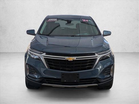 Used 2024 Chevrolet Equinox LT FWD image 2