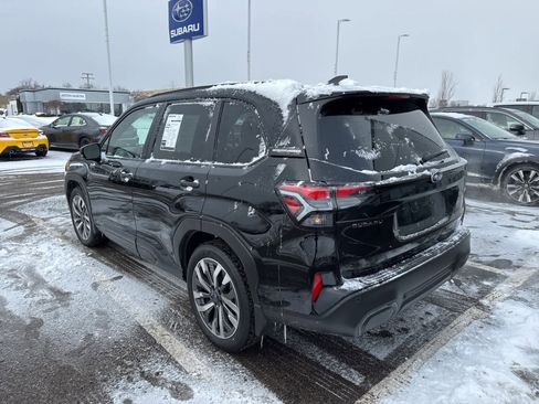 Used 2025 Subaru Forester Touring w/ Touring Package image 2