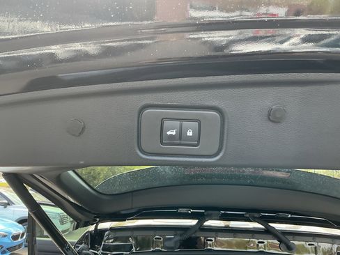 Certified 2025 Nissan Pathfinder SL AWD/4WD image 29