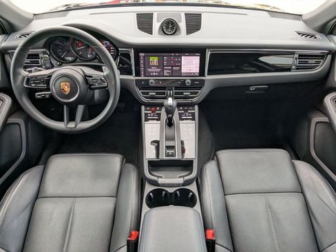 Certified 2025 Porsche Macan image 22