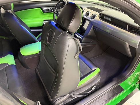 Used 2019 Ford Mustang GT RWD image 32
