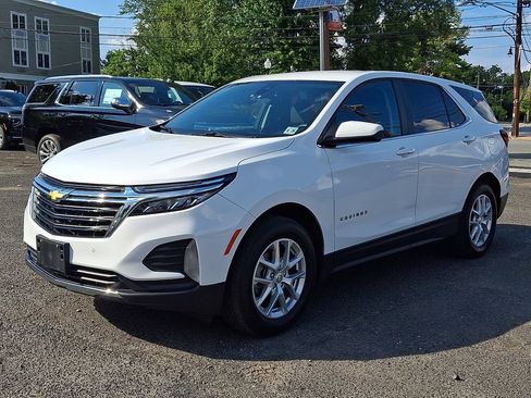Used 2024 Chevrolet Equinox LT AWD/4WD image 3