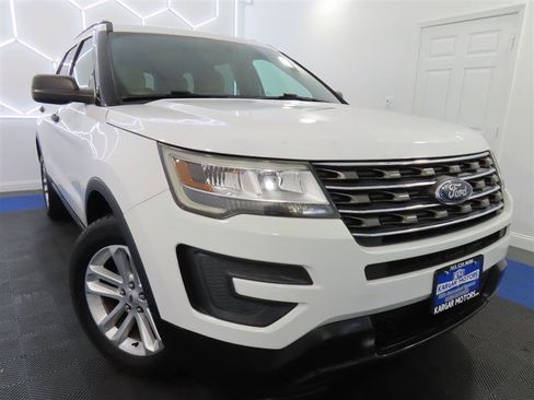 Used 2017 Ford Explorer 4WD image 2