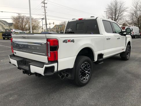 Used 2025 Ford F250 Platinum w/ Platinum Plus Package image 5