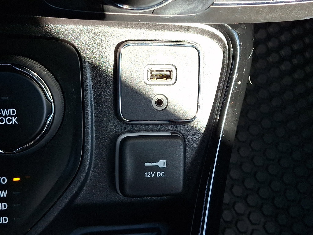Used 2020 Jeep Compass Latitude AWD/4WD image 26