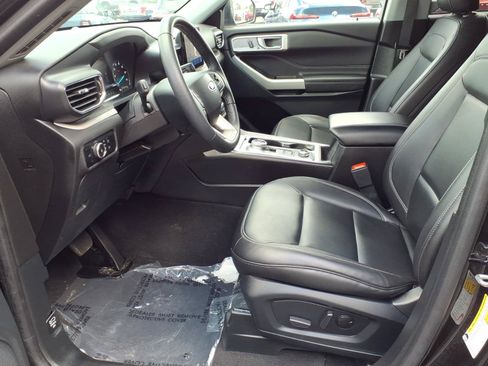 Certified 2024 Ford Explorer XLT w/ Equipment Group 202A AWD/4WD image 13