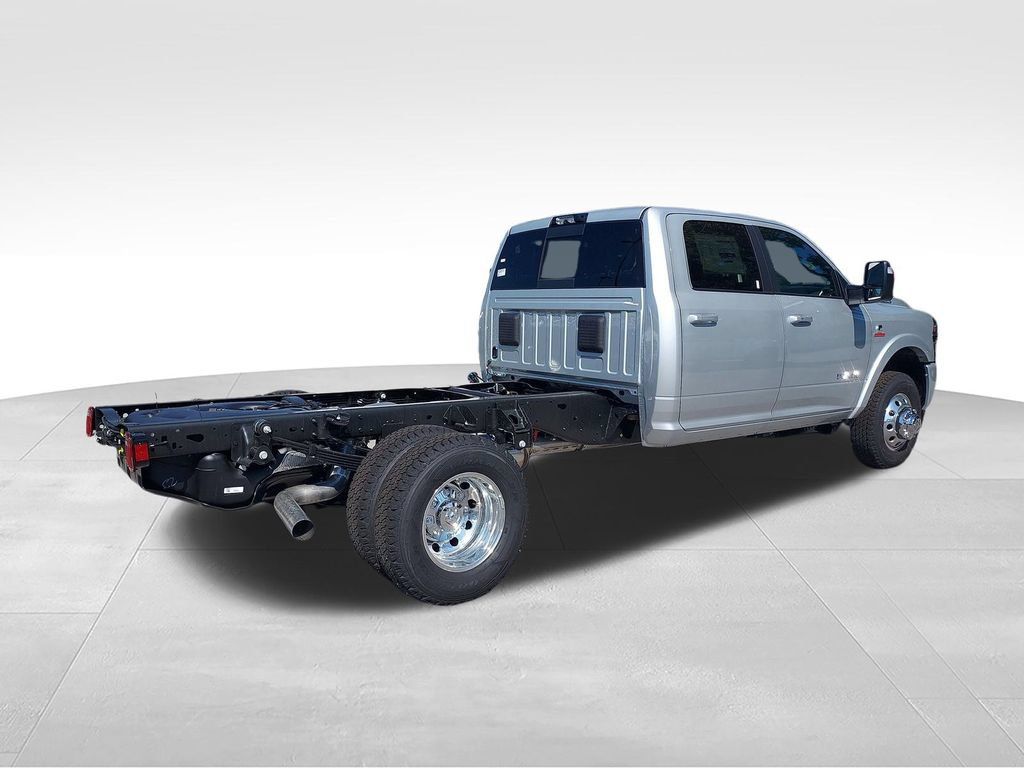 New 2027 RAM 3500 Big Horn w/ Laramie Trim Package AWD/4WD image 5