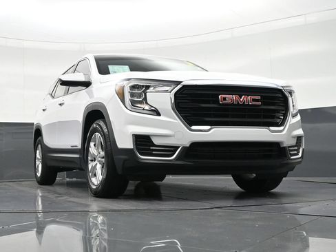 Used 2024 GMC Terrain SLE FWD image 27