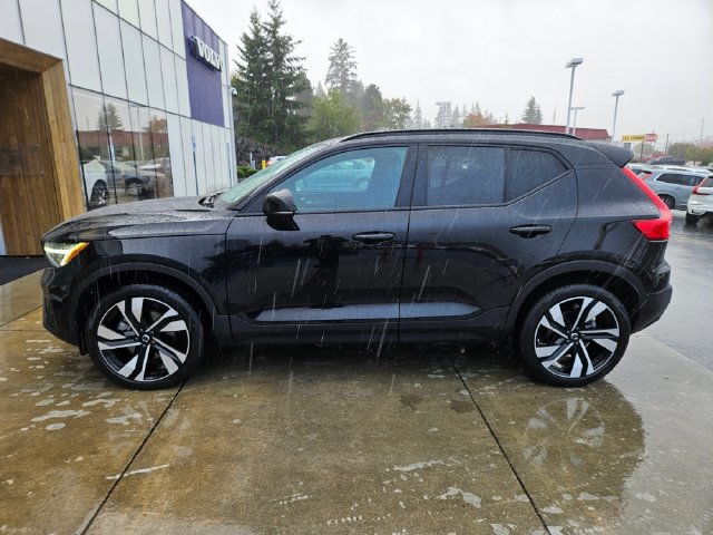 Used 2024 Volvo XC40 B5 Plus w/ Climate Package AWD/4WD image 8