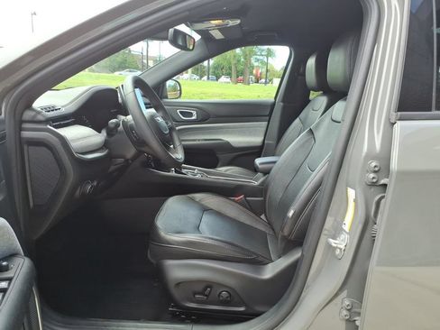 Used 2023 Jeep Compass Latitude AWD/4WD image 13