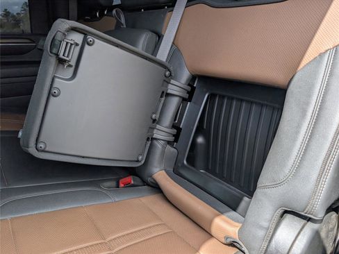 Used 2024 Chevrolet Silverado 2500 High Country w/ Technology Package image 32