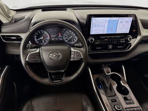 Certified 2020 Toyota Highlander Platinum AWD/4WD image 26