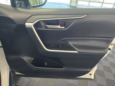 Used 2025 Toyota RAV4 XLE AWD/4WD image 42