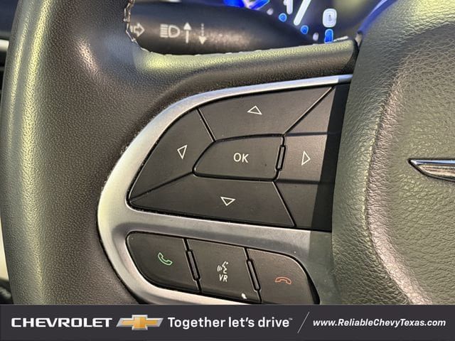 Used 2022 Chrysler Voyager LX FWD image 14