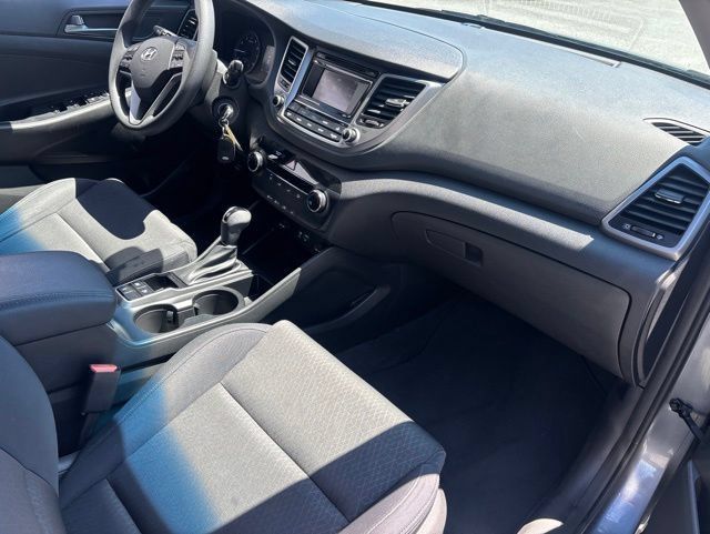 Used 2017 Hyundai Tucson SE w/ SE Popular Package 02 AWD/4WD image 11