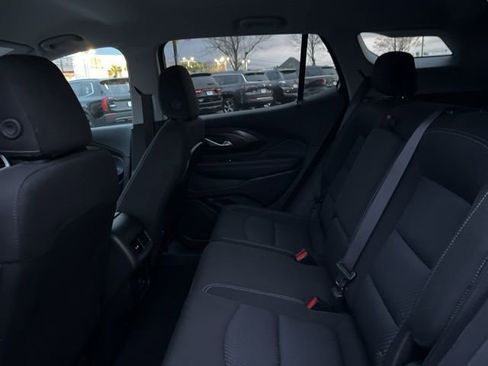 Used 2024 GMC Terrain SLE FWD image 12