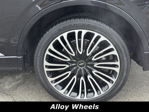 Used 2022 Lincoln Aviator Black Label w/ Dynamic Handling Package image 14