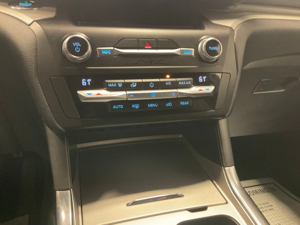 Used 2020 Ford Explorer XLT w/ Equipment Group 202A AWD/4WD image 24