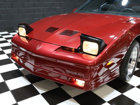 Used 1990 Pontiac Firebird Trans Am RWD image 16