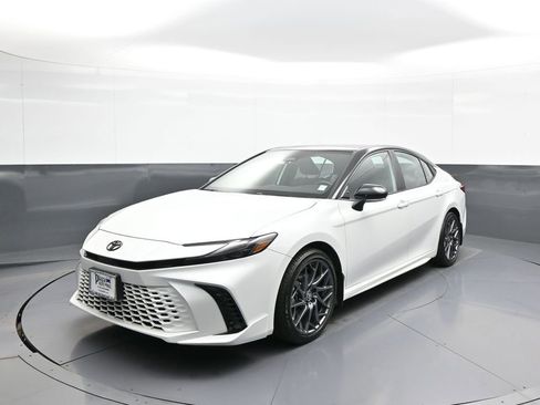 Certified 2025 Toyota Camry XSE image 1