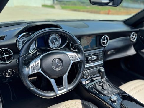 Used 2014 Mercedes-Benz SLK 250 image 12