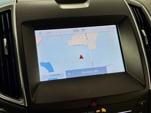 Used 2019 Ford Edge Titanium w/ Equipment Group 301A AWD/4WD image 2