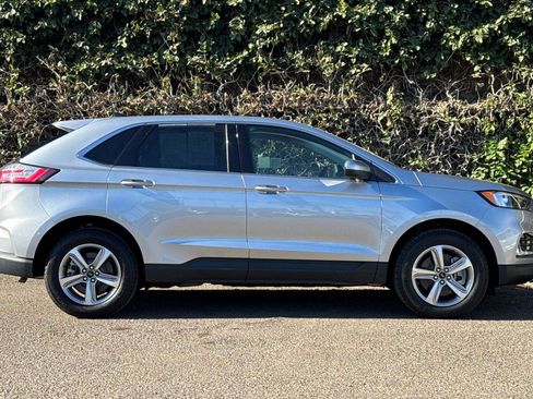 Certified 2024 Ford Edge SEL w/ Convenience Package image 3