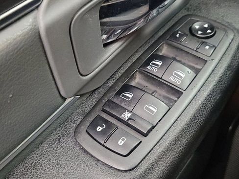 Used 2022 RAM 1500 Classic SLT image 27