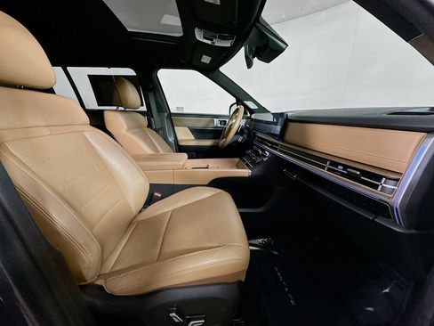 Used 2025 Hyundai Santa Fe Limited image 10