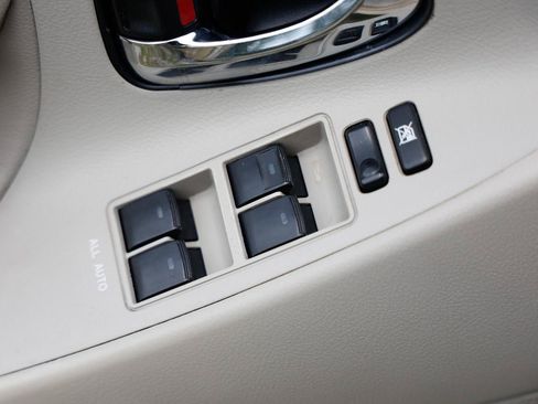 Used 2010 Toyota Camry LE FWD image 34