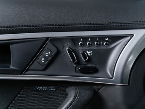 Used 2018 Jaguar F-TYPE Coupe RWD image 44