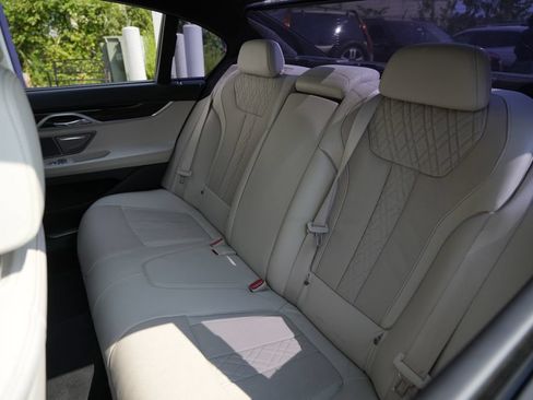 Used 2016 BMW 750i xDrive AWD/4WD image 18