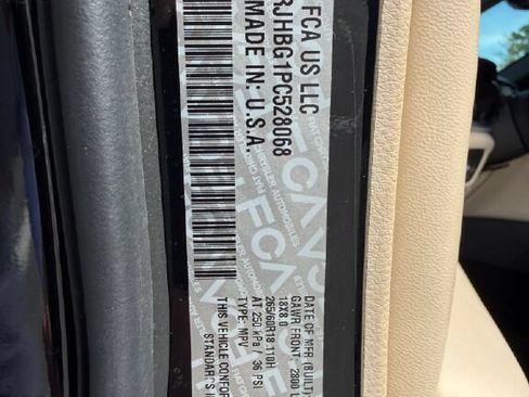 Used 2023 Jeep Grand Cherokee Limited AWD/4WD image 36