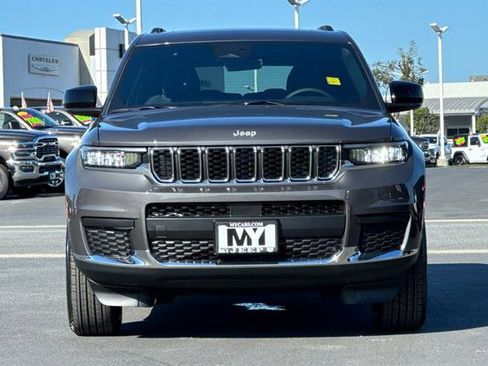 New 2025 Jeep Grand Cherokee L Laredo image 2