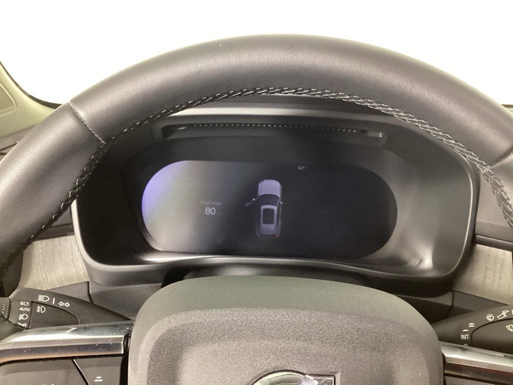 Used 2024 Volvo XC40 B5 Plus w/ Protection Package Premier AWD/4WD image 13
