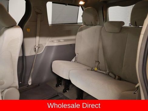 Used 2011 Toyota Sienna LE FWD image 23
