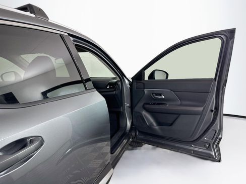 Used 2026 Nissan Kicks SR FWD image 30