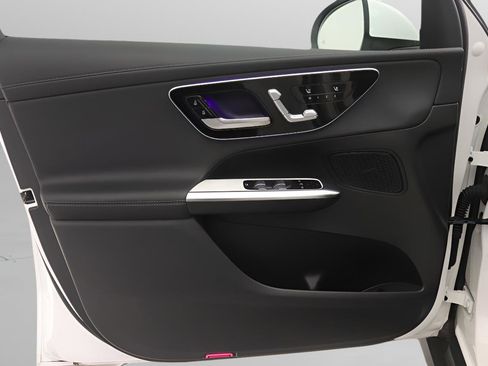 Certified 2024 Mercedes-Benz GLC 300 image 17
