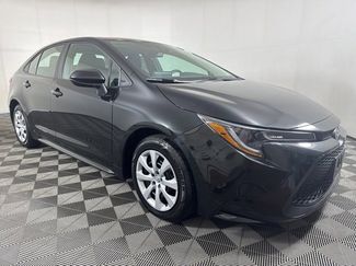 Used 2022 Toyota Corolla LE image 1