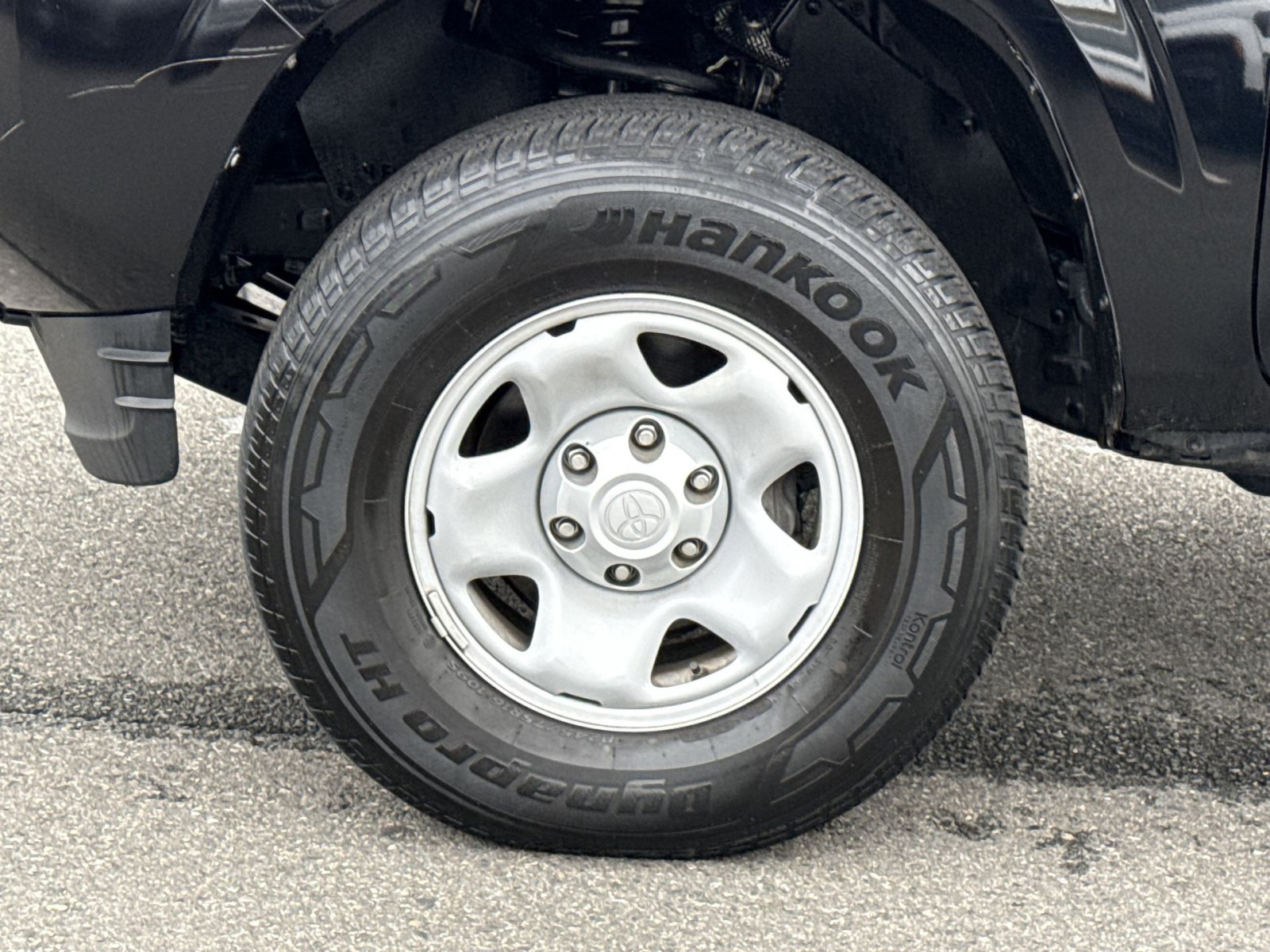 Used 2023 Toyota Tacoma SR AWD/4WD image 12