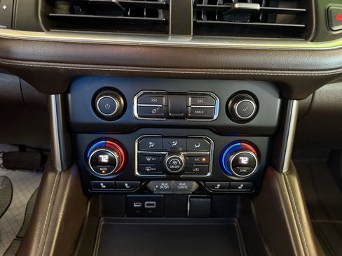 Used 2021 Chevrolet Tahoe Z71 w/ Z71 Off-Road Package image 15