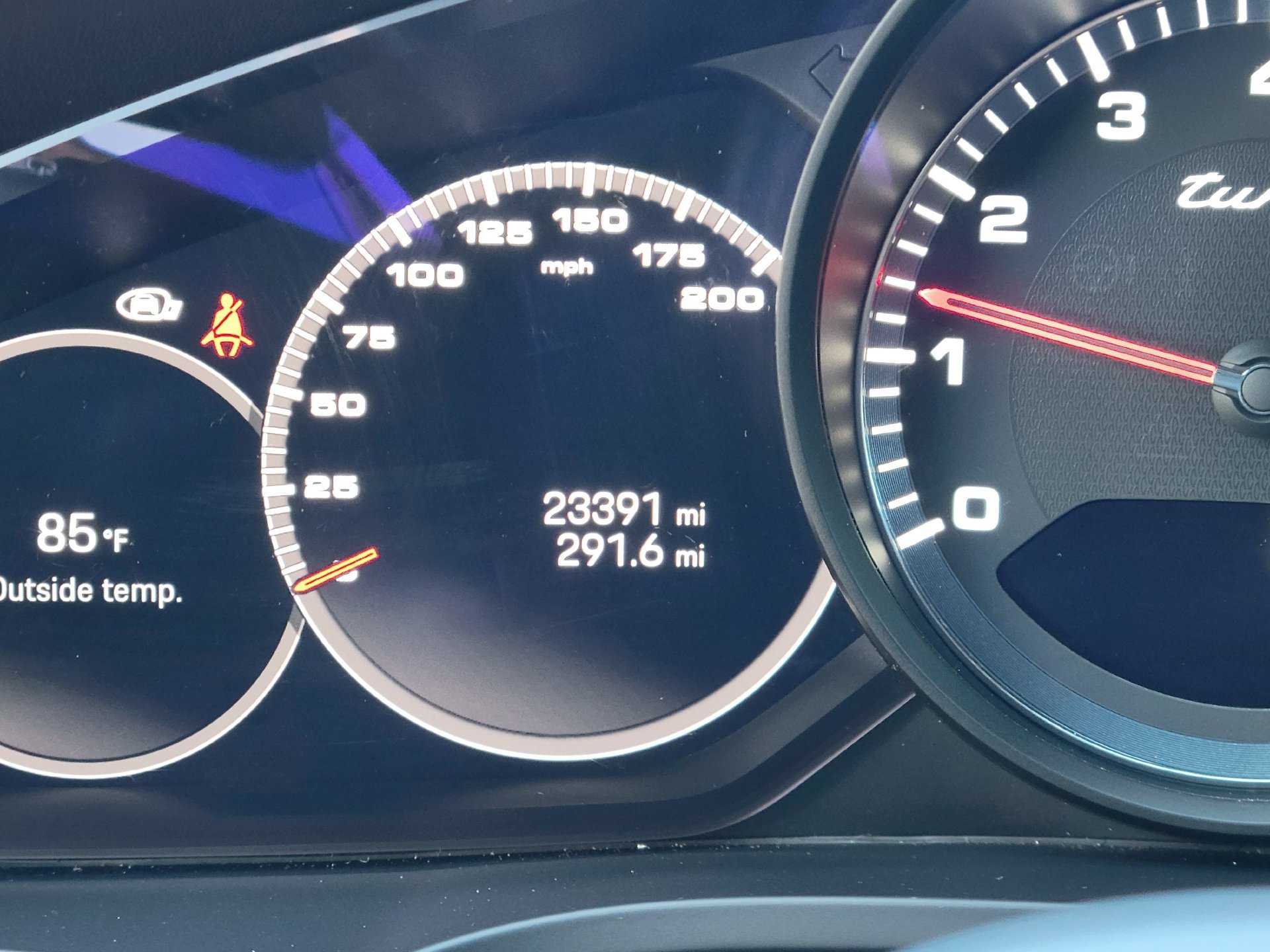 Certified 2022 Porsche Cayenne Turbo AWD/4WD image 16